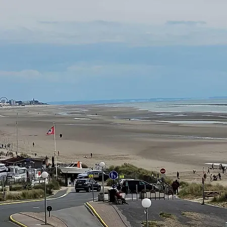 En Front De Mer Avec Balcon, Parking Privatif, Et Menage Inclus - Fr-1-672-23 Apartmán Merlimont