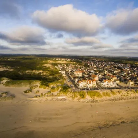 En Front De Mer Avec Balcon, Parking Privatif, Et Menage Inclus - Fr-1-672-23 *